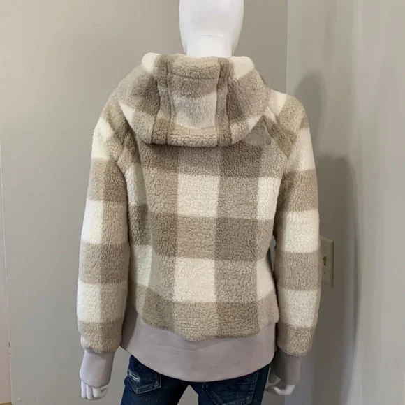 The North Face Jacket - Picture 2 of 14